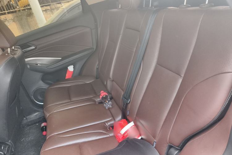 Used Wey VV6 2018 2.0T Two-Wheel-Drive Ultra-Luxury Version China V Standard
