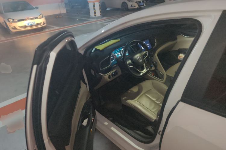 Used Buick GT 2018 15T Dual-Clutch Elite Model China V Standard Driver Seat