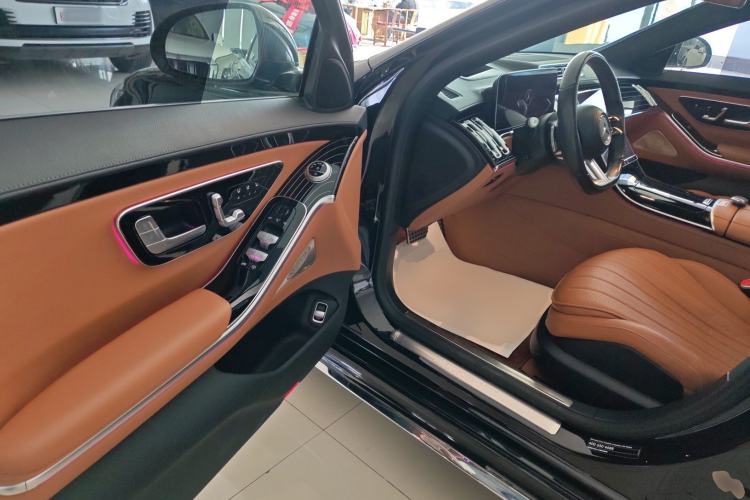 Used Mercedes-Benz S-Class 2022 S 450 L 4MATIC Interior 3