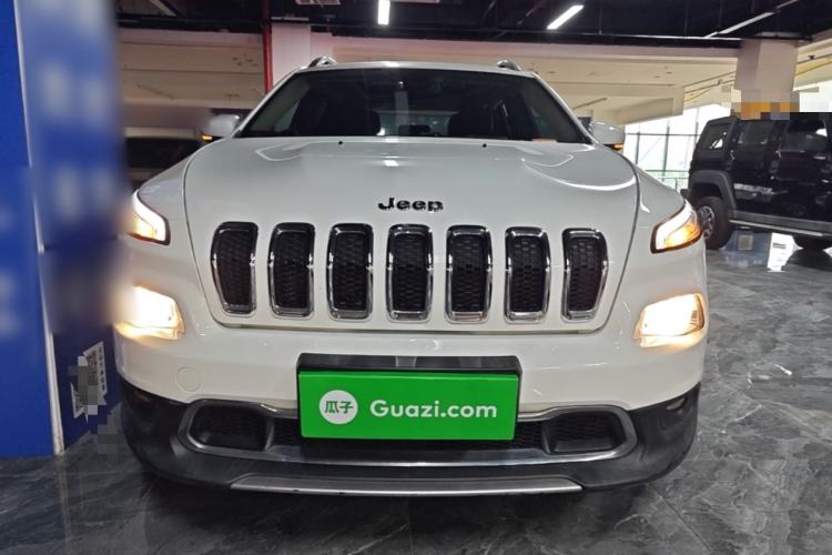 Used Jeep Cherokee 2017 2.0L Superior Edition Front