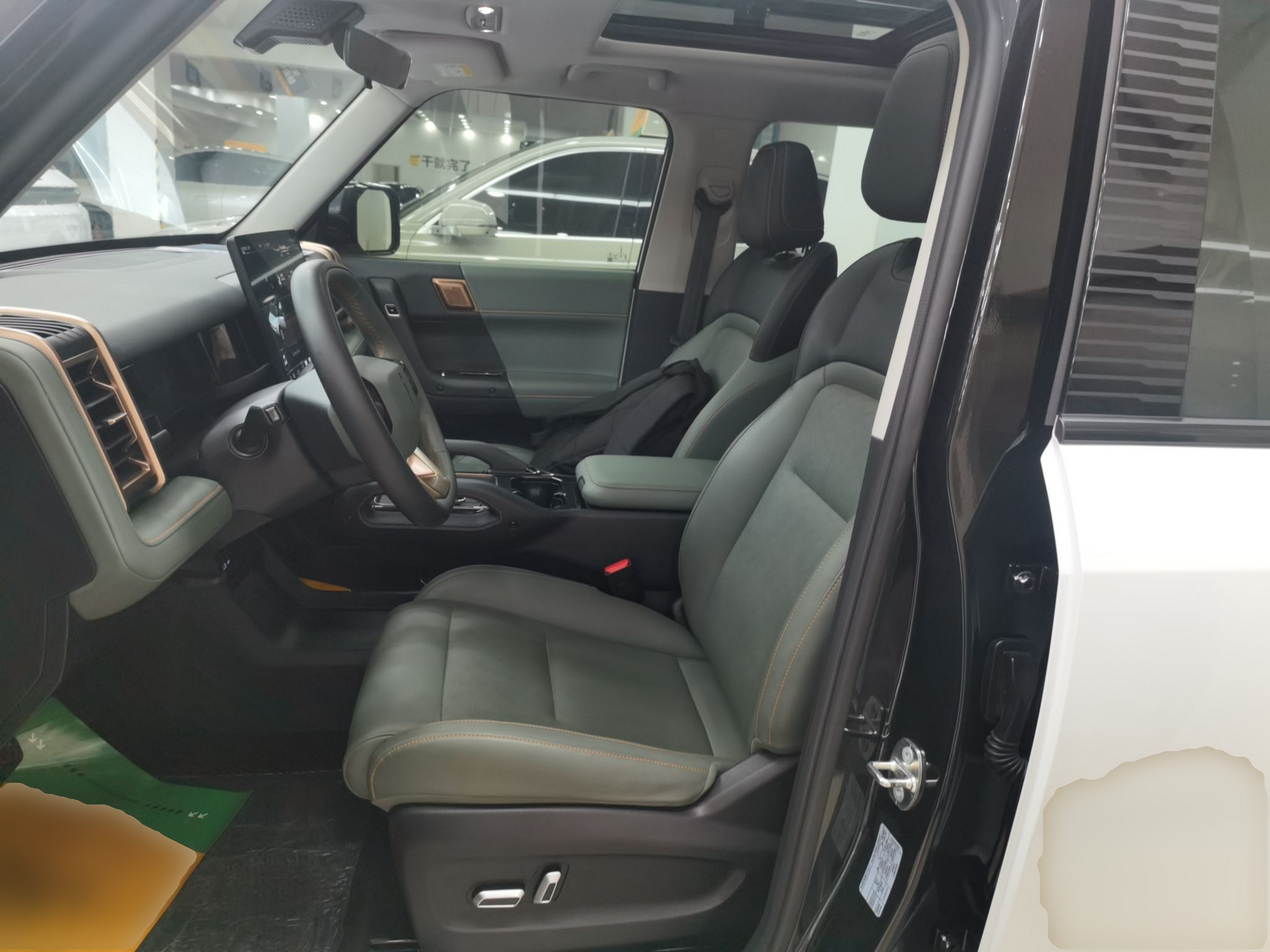 Переднее сиденье в автомобиле