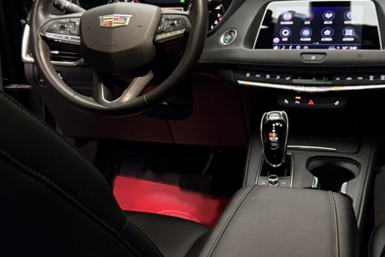 Used Cadillac XT4 2021 28T Two-Wheel Drive Luxury Version Interior 1