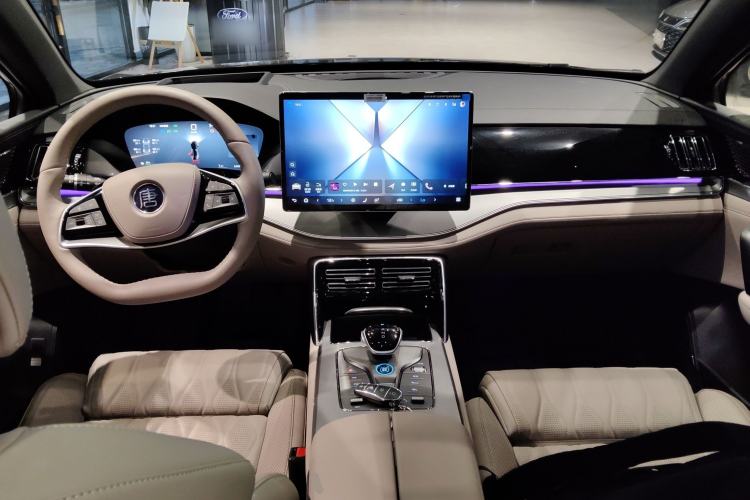 Used BYD Tang New Energy 2025 Intelligent Driving Version DM-i 115KM Flagship Edition Center Console