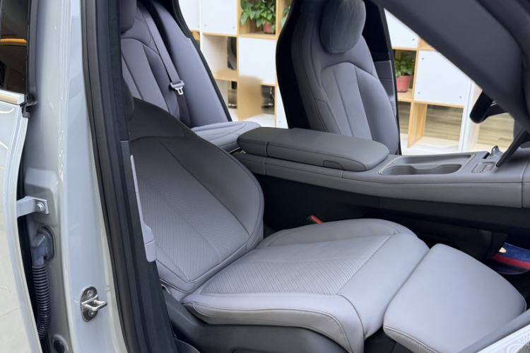 Used Nio EC6 2023 75 kWh Interior 5