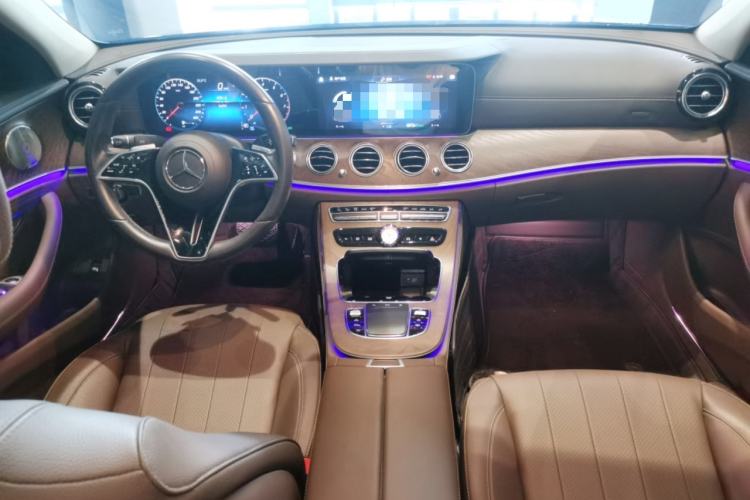 Used Mercedes-Benz E-Class 2023 E 300 L Sport Luxury Edition Center Console