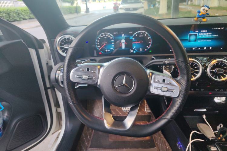 Used Mercedes-Benz CLA 2022 CLA 200 Shooting Brake Steering Wheel