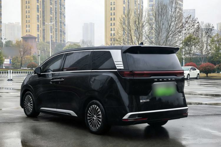 Used Denza D9 2024 DM-i 980 Four-Wheel Drive Prestige Model
