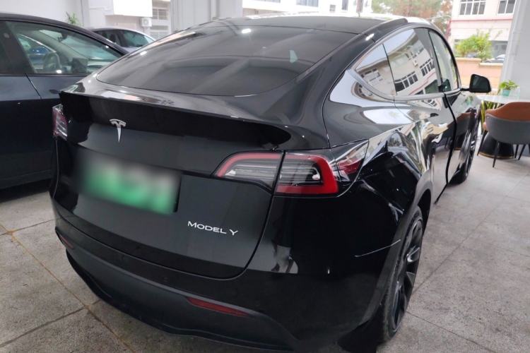Used Tesla Model Y 2022 Long-Range All-Wheel-Drive Version
