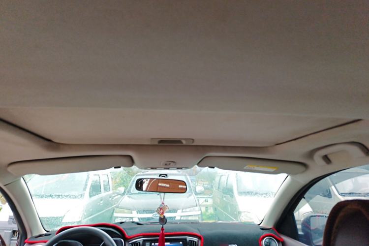 Used Venucia T70X 2016 2.0L CVT SmartFun Sport Edition
