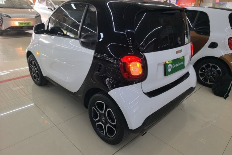 Used smart fortwo 2019 0.9T 66kW Hardtop Wind Power Edition China VI Exterior 2