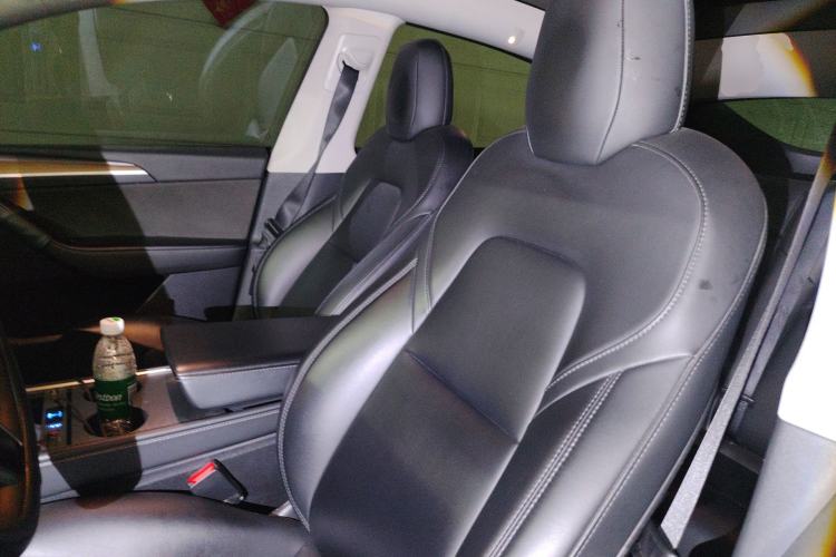 Used Tesla Model Y 2022 Rear-Wheel-Drive Version Left Front Seat