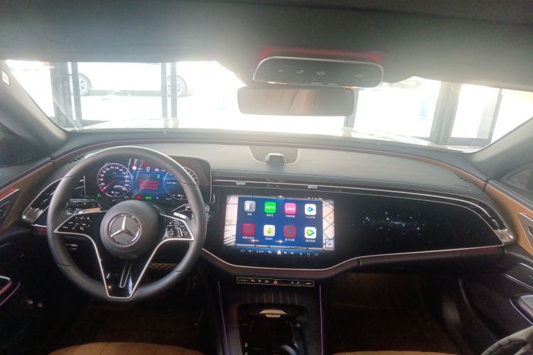 Used Mercedes-Benz E-Class New Energy 2024 E 350 e L Plug-in Hybrid Sedan Center Console
