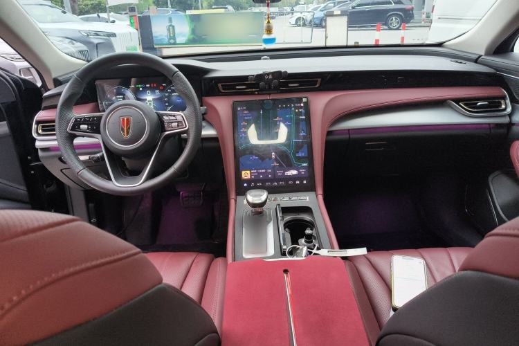 Used Hongqi H5 2024 2.0T Automatic Smart Connect Flagship Edition Center Console