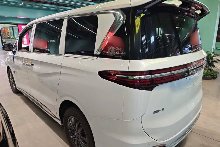 Used Bestune M9 2023 2.0T Prestige Edition

