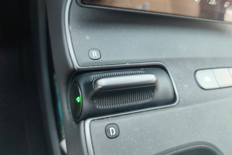 Used Nio ET5T 2023 75 kWh Touring Gear Lever