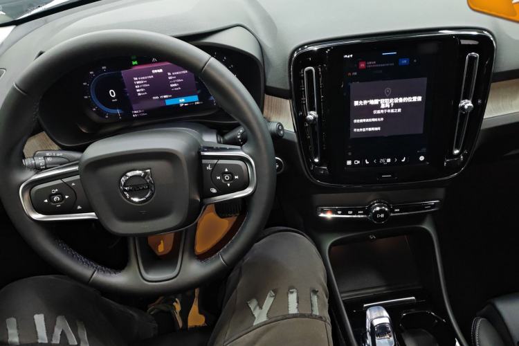 Used Volvo XC40 2024 B4 4x4 Smart Luxury Edition