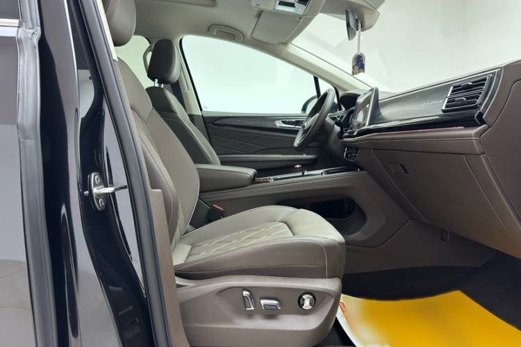 Used Volkswagen Viloran 2024 380TSI Premium Edition