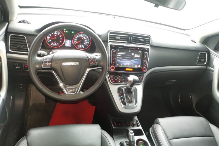 Used Haval H6 2015 Sport Edition 1.5T Automatic Two-Wheel Drive Luxury Model Center Console