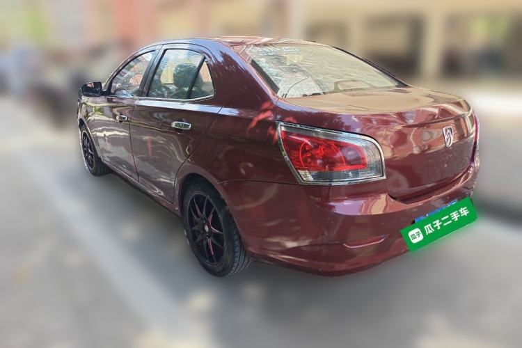 Used Baojun 630 2011 1.5L manual standard version