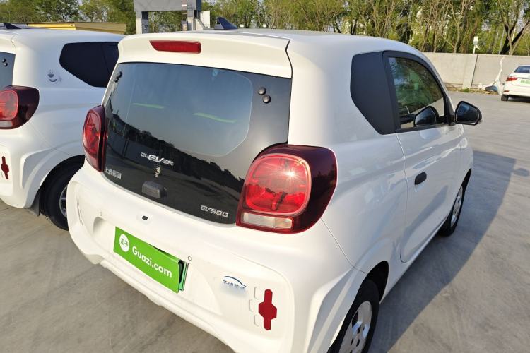 Used Roewe Clever 2021 302 km New Four-Seater Super-Efficient Version Rear Right 45 Deg