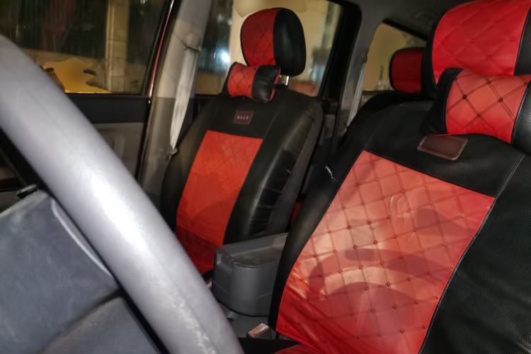 Used BAIC Weiwang M20 2014 1.5L Luxury Version BJ415B Left Front Seat