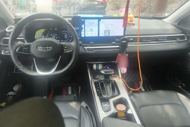 Used Geely Auto Emgrand 2023 4th Generation Champion Edition 1.5L CVT Luxury Model Center Console