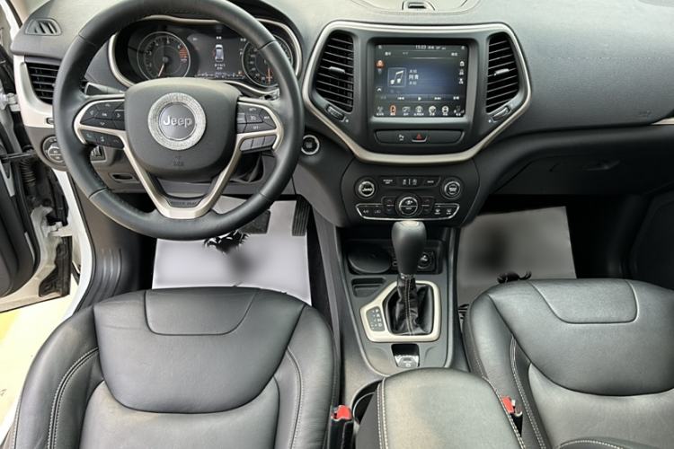 Used Jeep Cherokee 2017 2.0L Superior Edition