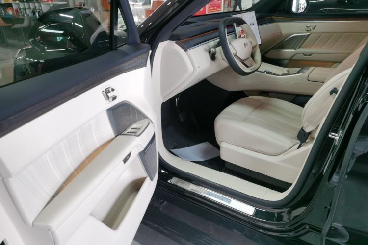 Used ONVO Luxeed L90 2025 Model—Ultra Six-Seater Version