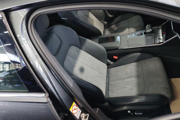 Used Audi A6L 2023 Revised 40 TFSI Luxury Dynamic Edition
