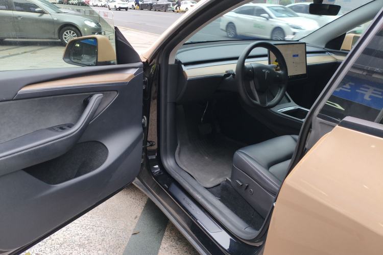 Used Tesla Model Y 2022 Rear-Wheel-Drive Version