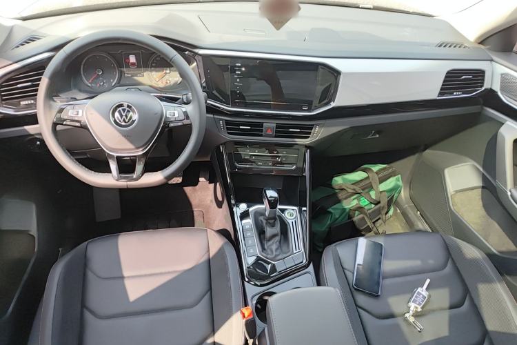 Used Volkswagen Tayron 2020 330TSI Two-Wheel Drive Luxury Smart Connectivity Version Center Console