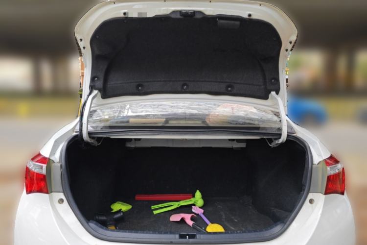 Used Toyota Corolla 2017 1.6L CVT GL Trunk