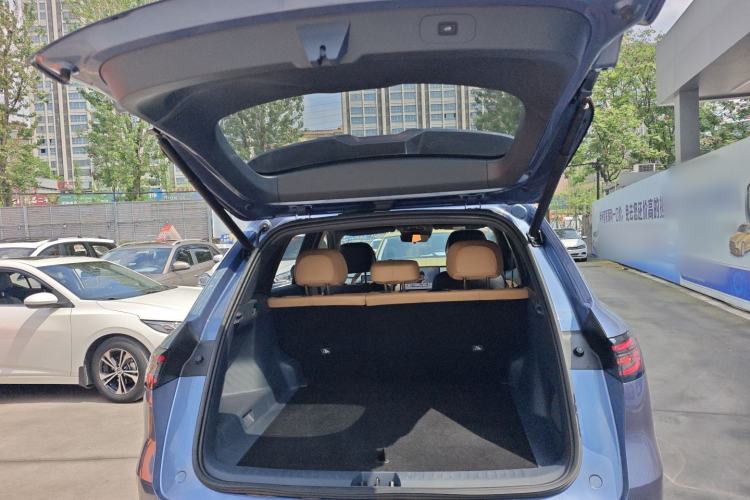 Used Geely Galaxy Xingjian 7 EM-i 2025 120km Flagship Edition Trunk