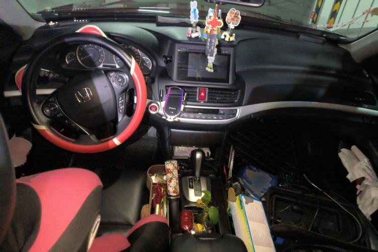 Used Honda Crosstour 2014 2.4L Luxury Edition Center Console