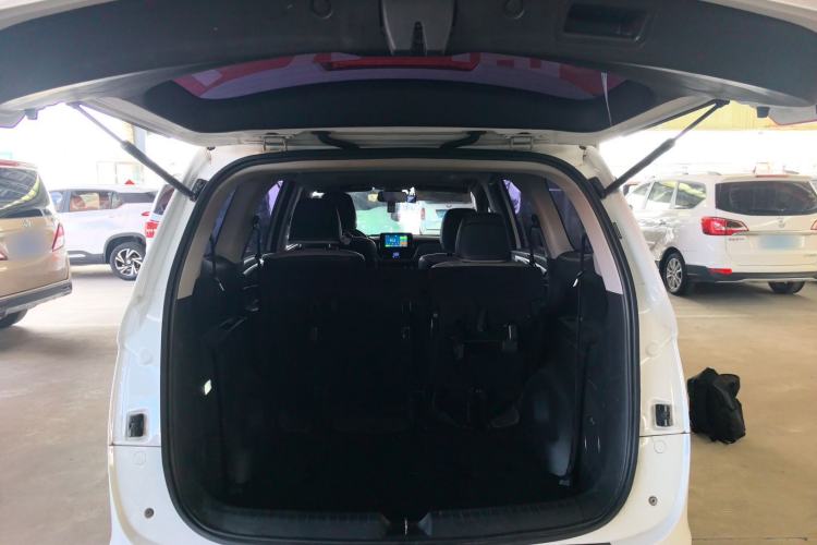 Used Baojun 730 2017 1.5T DCT Flagship Model 7 Seats China V Emission Standard Trunk