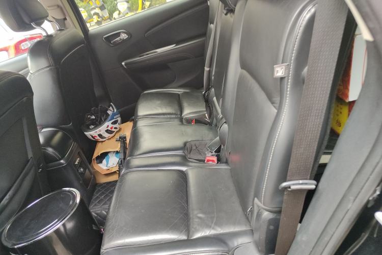 Used Dodge Journey 2013 2.4L Two-Wheel Drive Luxury Version