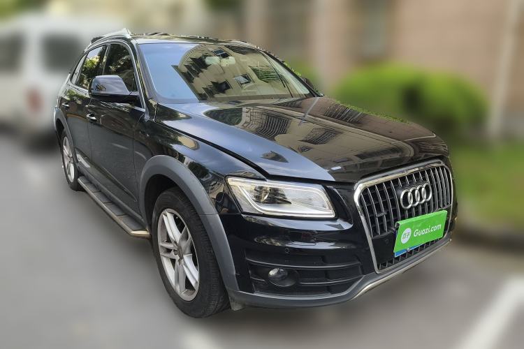 Used Audi Q5 2018 Collector's Edition 40 TFSI Technology Model
