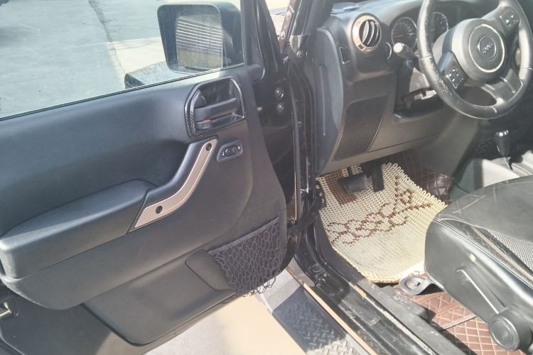 Used Jeep Wrangler 2016 3.0L Sahara 75th Anniversary Edition Driver Seat