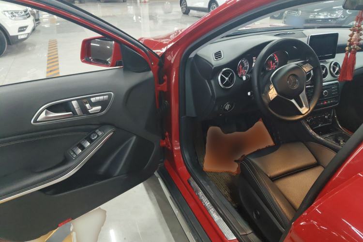 Used Mercedes-Benz GLA 2016 GLA 200 Sport Edition Driver Seat