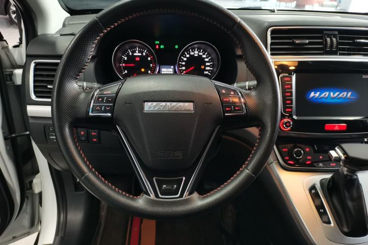 Used Haval M6 2019 1.5T DCT Two-Wheel Drive Elite Version China VI Standard Steering Wheel