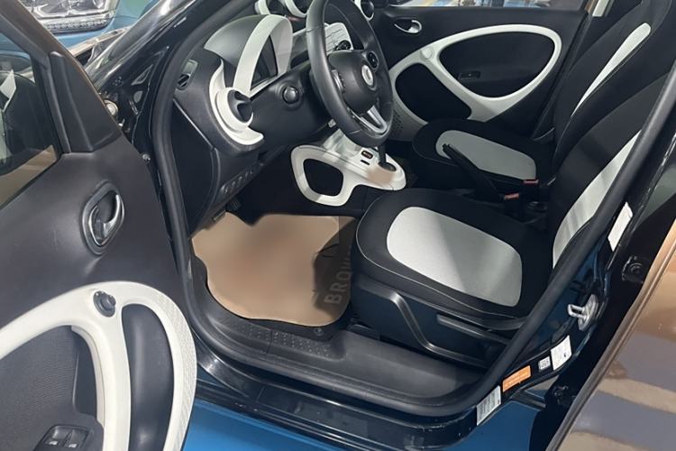 Used smart forfour 2016 1.0L 52 kW Passion Edition