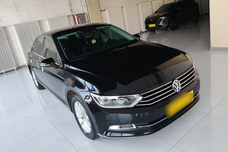 Used Volkswagen Magotan 2017 330TSI DSG Leading Model Exterior 1