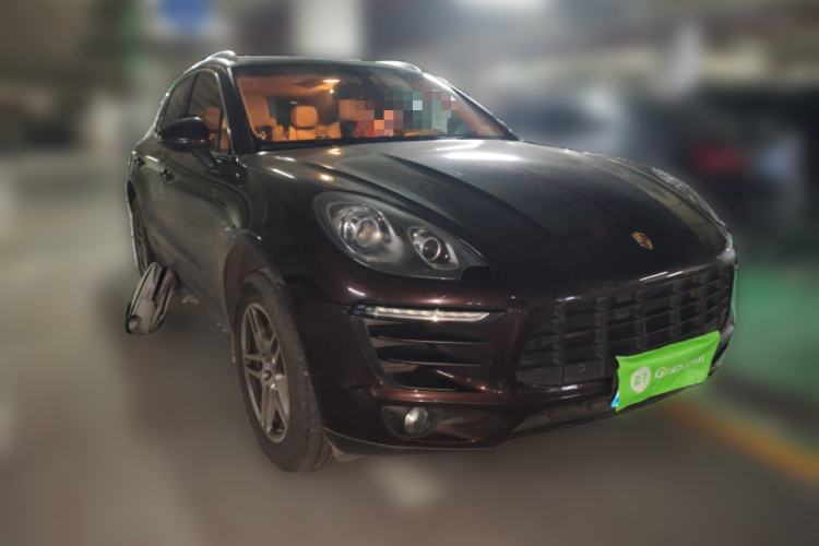 Used Porsche Macan 2016 Macan 2.0T Front Right 45 Deg