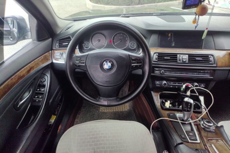 Used BMW 5 Series 2011 528Li Leading Model
