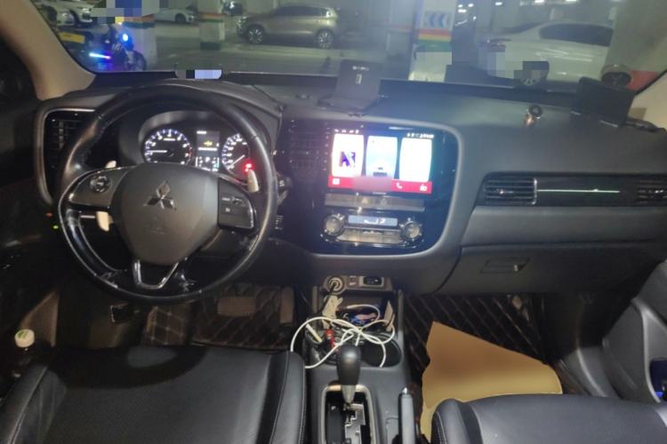 Used Mitsubishi Outlander 2016 2.4L 4x4 Elite Edition 7-Seater