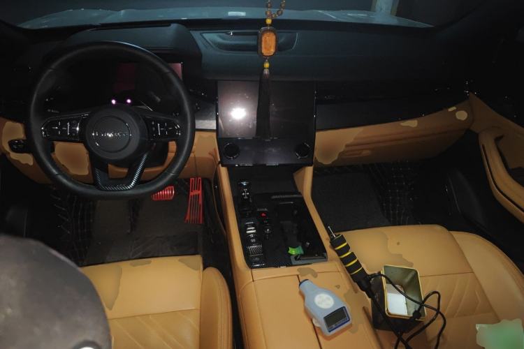 Used Lynk & Co 09 2021 2.0T Halo Six-Seater
