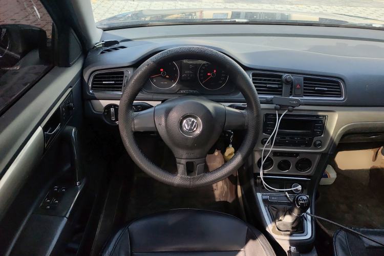 Used Volkswagen Lavida 2013 Restyled Classic 1.6L Manual Comfort Edition
