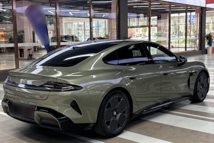 Used Xiaomi Auto SU7 2024 Four-Wheel Drive Ultra-Long Range Advanced Intelligent Driving Max Edition