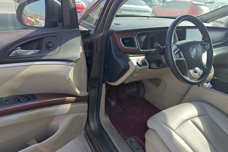 Used Buick GL8 2014 2.4L CT Luxury Business Comfort Edition