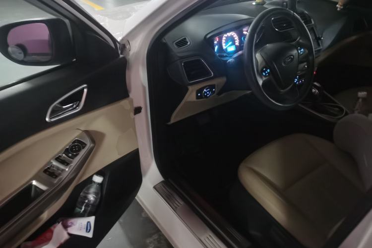 Used Ford Escort 2015 1.5L Automatic Fashion Model
